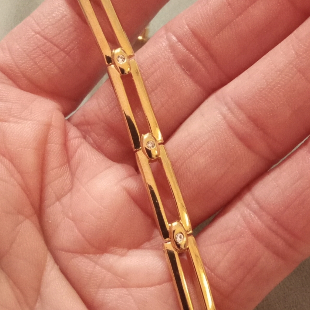 Crystal gold tone bracelet NWOT